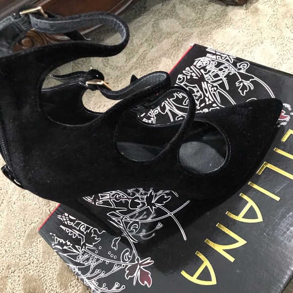 Shoes - Picture 4 of 4